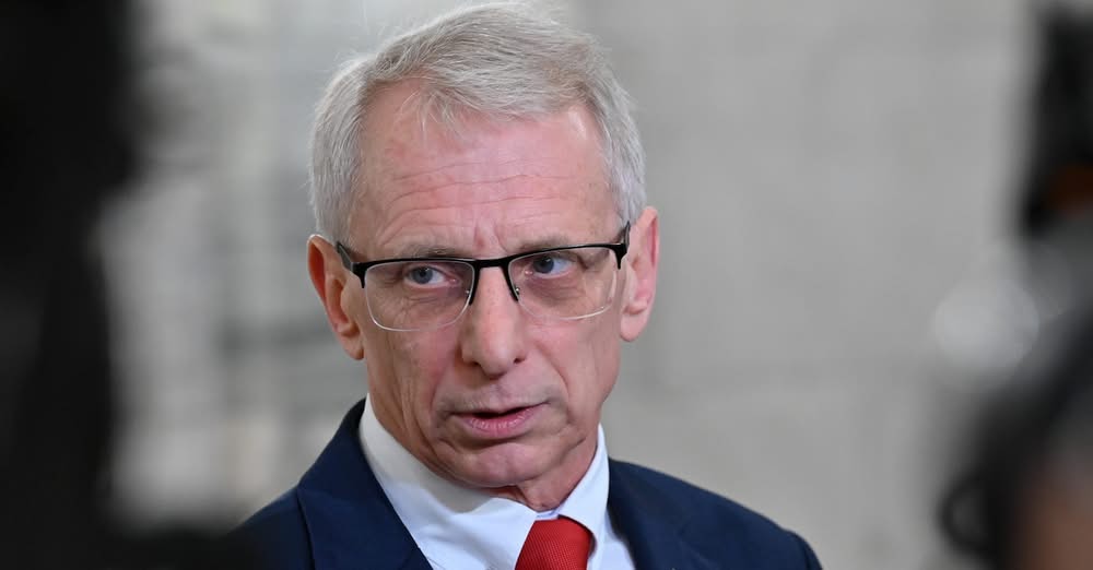 Продължаваме промяната ще има етична комисия каза на пресконференция в