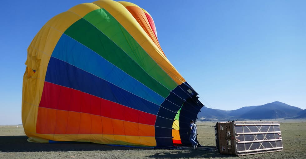 Балон с горещ въздух се разби в централна Турция днес