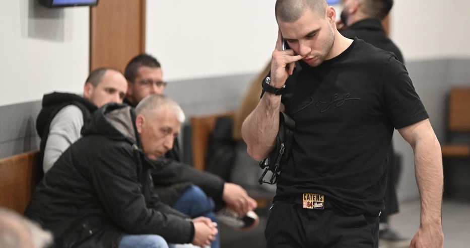 Полицията издирва 21 годишен криминално проявен перничанин  По информация на Nova става