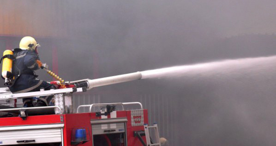 Голям пожар с фронт от около 10 км гори в