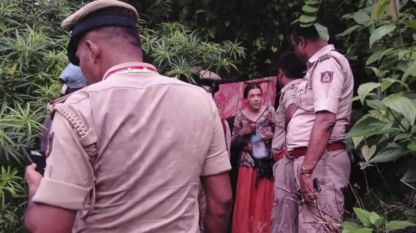 40 годишната Нина Кутина е живяла седмица в пещера с децата