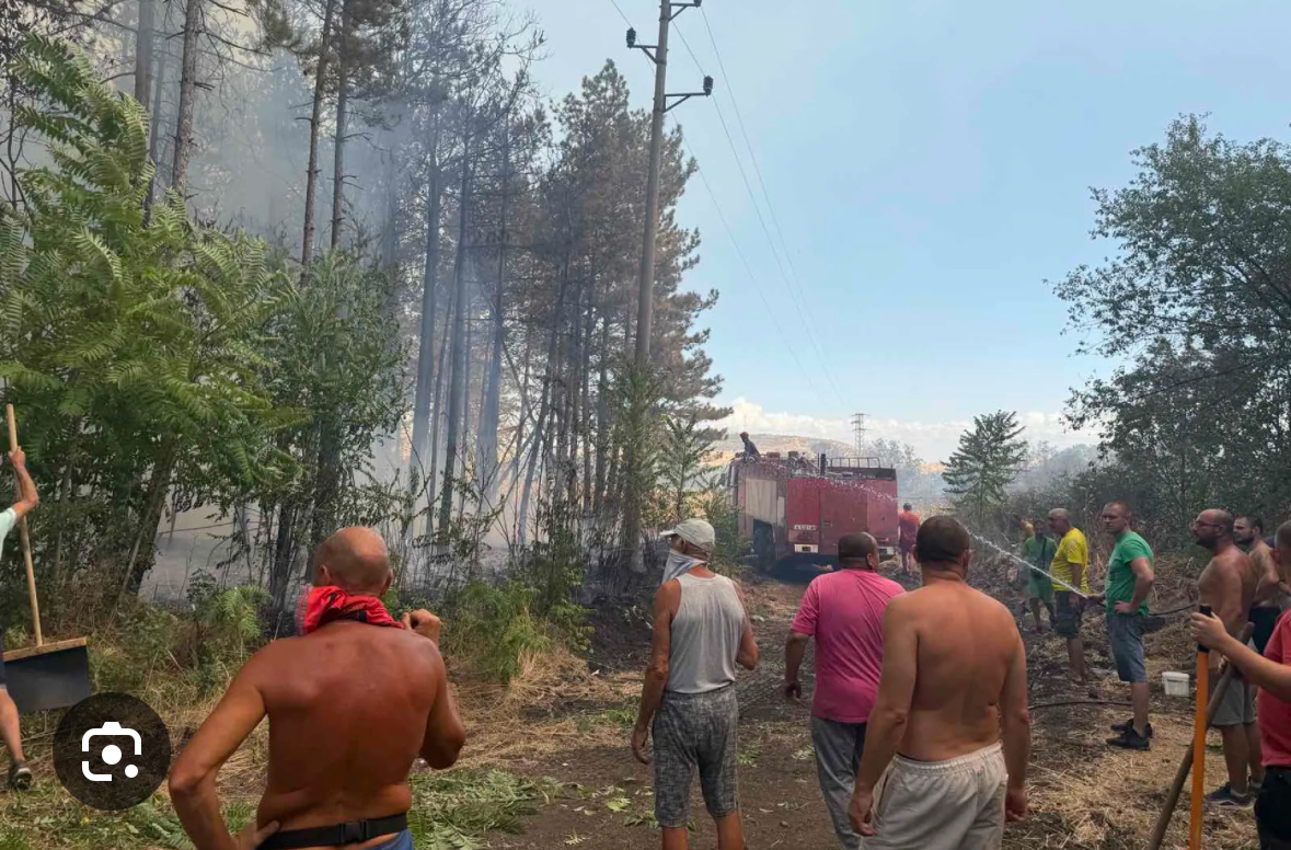 Пожарът в град Българово област Бургас е напълно загасен съобщиха