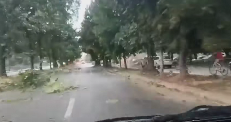 Ураганен вятър в Кюстендил Заради силния вятър в района на