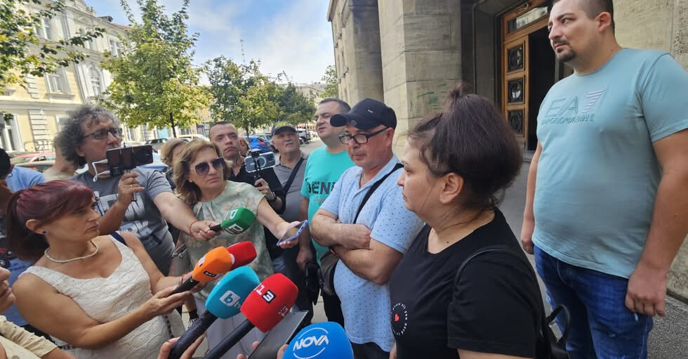 Родителите на Жулиен Кязимов – единия от задържаните за побоя на шефа