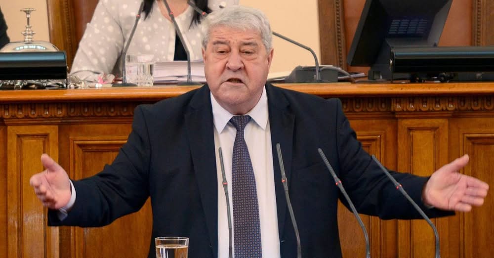 Само три месеца преди да влезем в семейството на онези