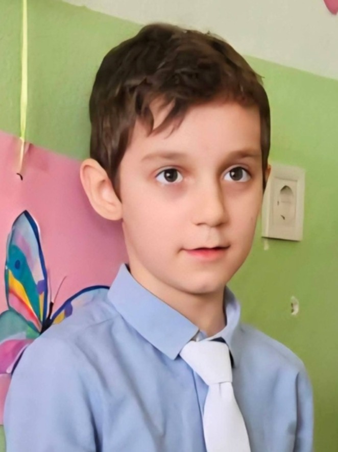 Добротворци събират 2000 лв за дрехи обувки ученически пособия и