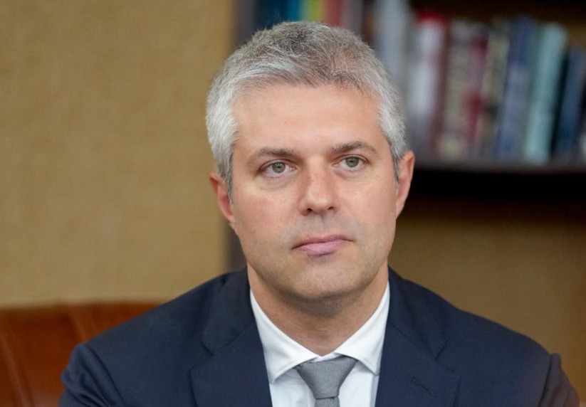 Цялото ми семейство е с ковид ако има начин затворете