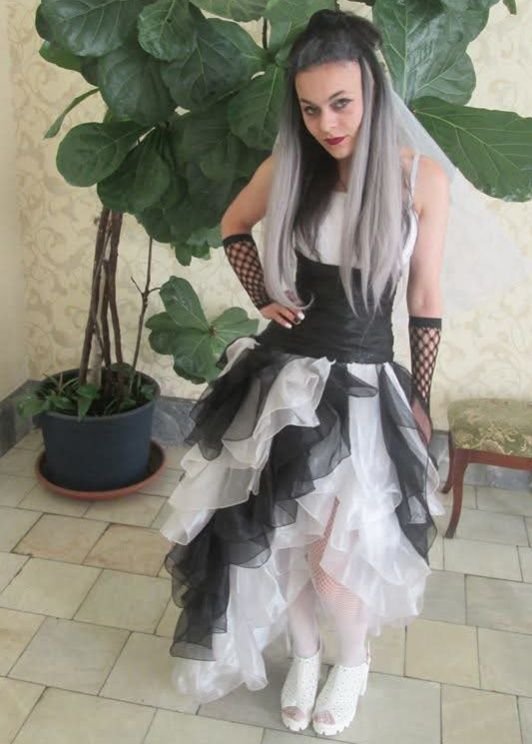 На снимката виждате задържана в Русия българска гражданка – Росица