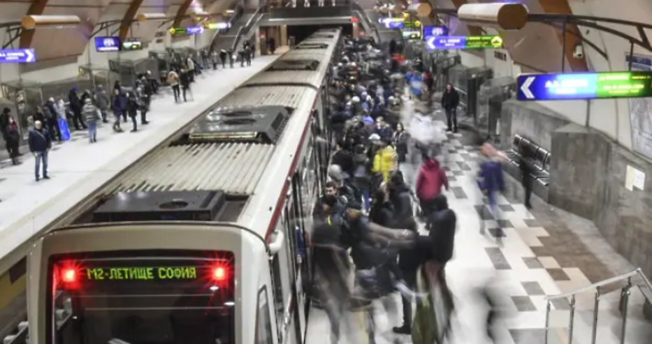 Метрото в София спря Става въпрос за станция Сердика през