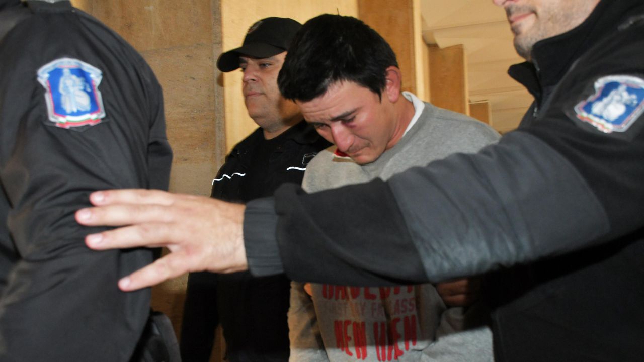 Разследването на масовото убийство в руенското село Люляково при което