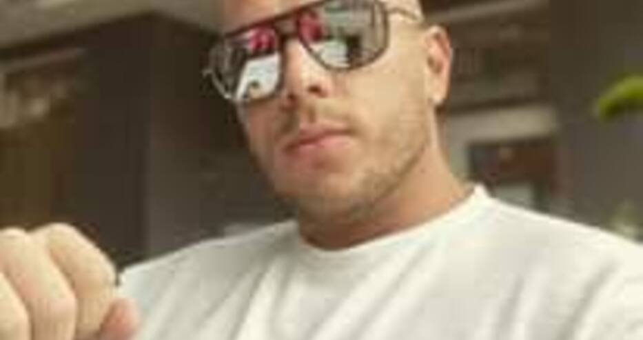 В 11 часа и 8 минути. Точно 1 минута след