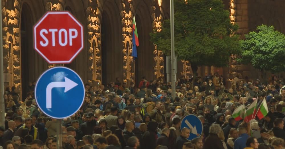 Днес беше приет първият бюджет на страната ни в евро на