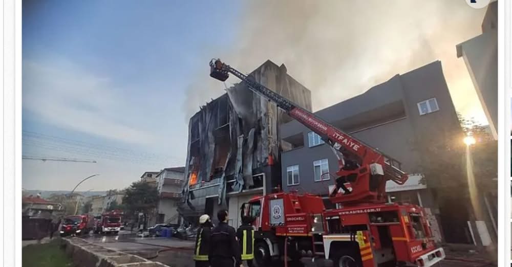 Най малко шестима души загинаха след експлозия във фабрика за парфюми