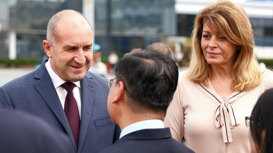 Гардеробът на Десислава Радева изглежда е в криза Преди години