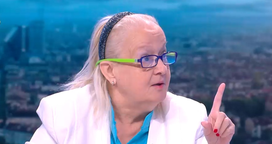 Любимата астроложка на bTV Светлана Тилкова Алена пое към звездите Алена