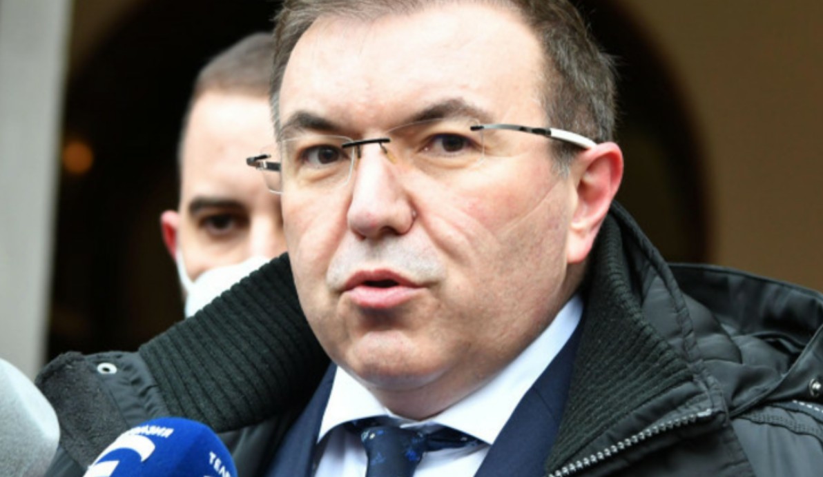 Познавам Рая Назарян от 10 години Малко са политиците които се подготвят