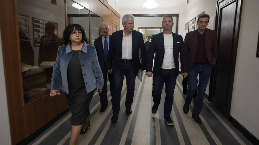 Тристранният диалог между правителството синдикатите и работодателите е възстановен Чухме