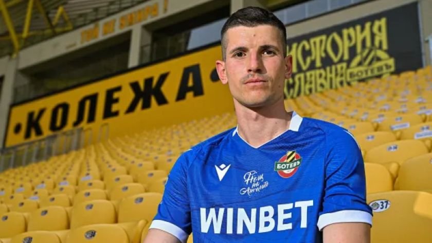 Безумна постъпка на феновете на Локомотив Пловдив При резултат 1 1