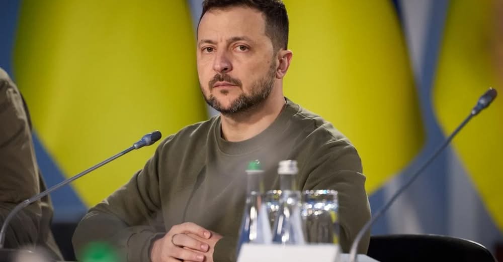 Според hromadske ua президентът на Украйна Володимир Зеленски успява да живее