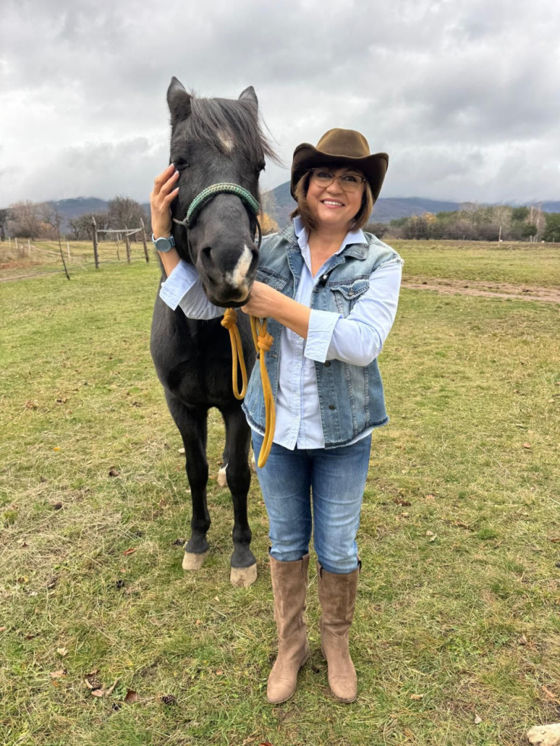 Корнелия Нинова отново привлече вниманието в социалните мрежи след като