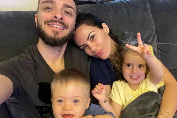 Година след като публично разказа историята на сина си Дани