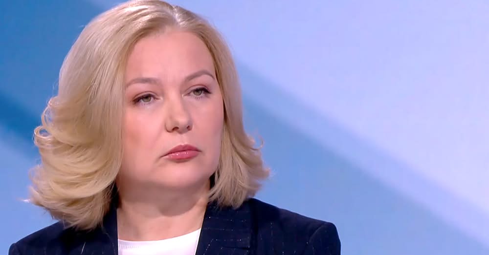 Слизането на Румен Радев на терена на партийното състезание по