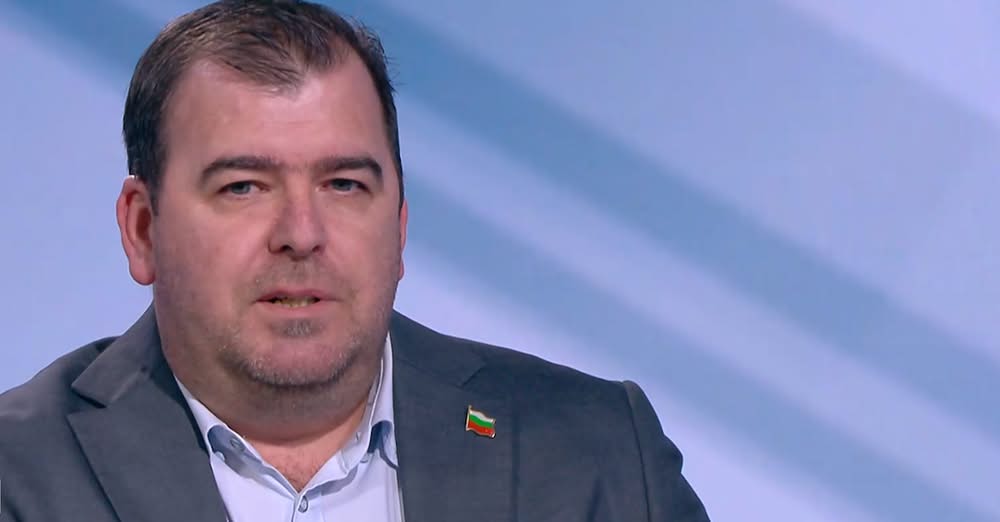 Само Румен Радев знае какво ще прави – дали ще