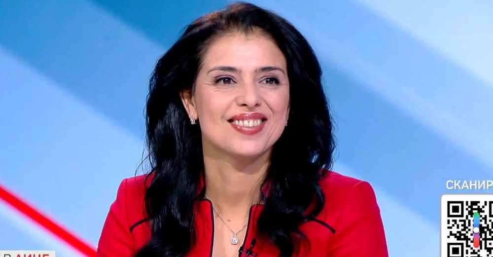 След сериозните протести и след като правителството падна беше ясно