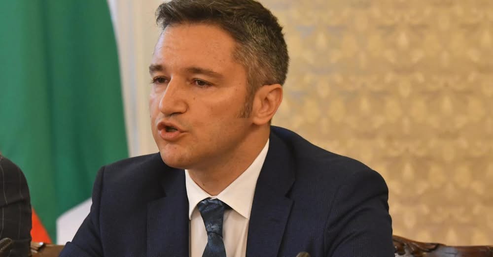 Когато за милиони българи беше най тъмно президентската институция остана