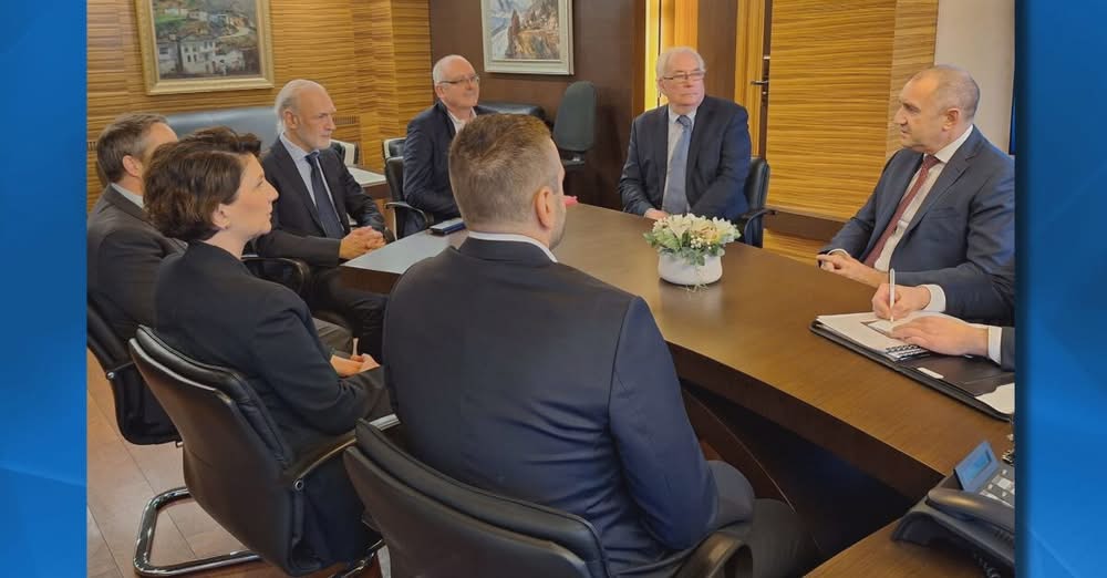 Първа публична изява на Румен Радев Четири дни след като напусна