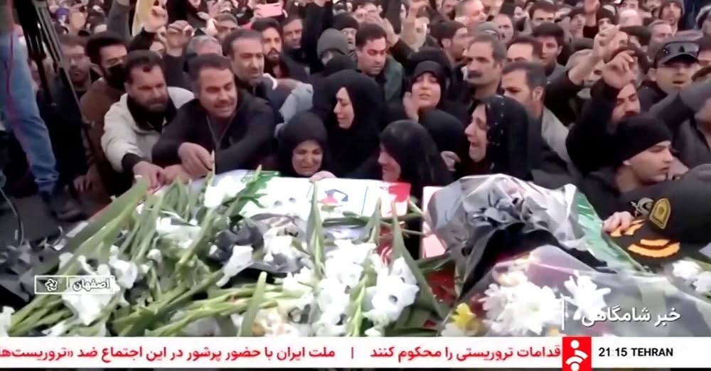 В кадри публикувани в неделя 11 януари близки на загиналите