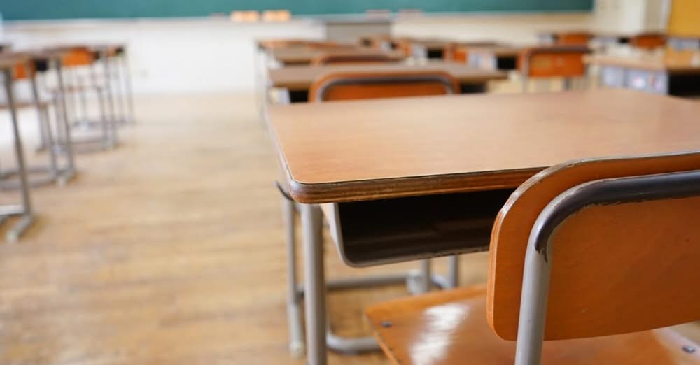 Удължаване на еднодневната междусрочна ваканция с четири дни – от