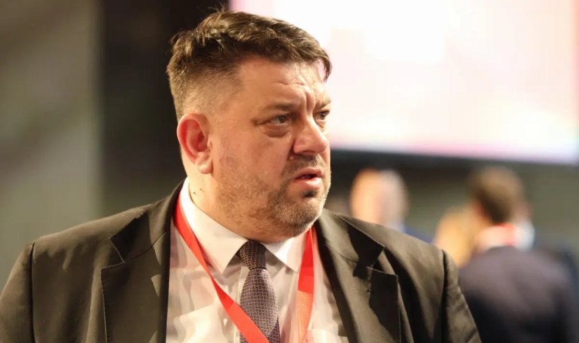 Никаква заявка нито за оставка от председателското място нито за