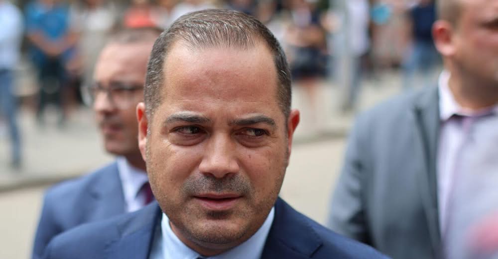 Тази сутрин още един представител на партията създала спонсорирала посещавала