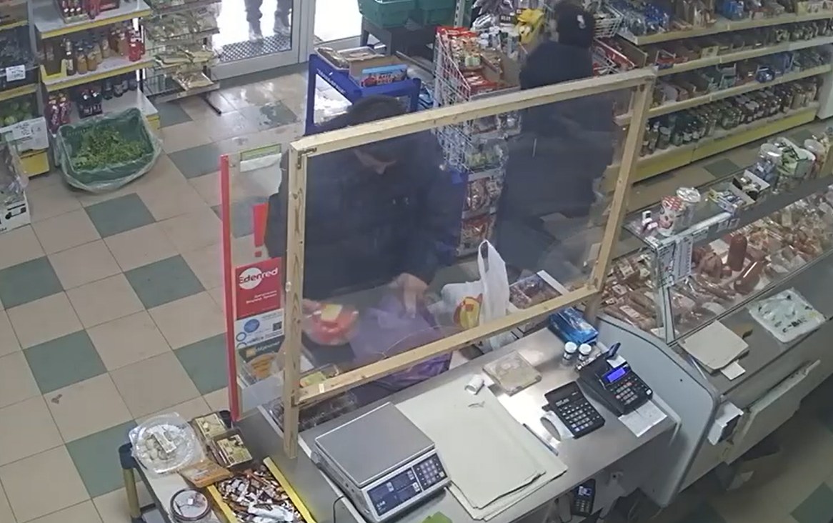 Крадец е задигнал цяла торта от магазин във Враца научи