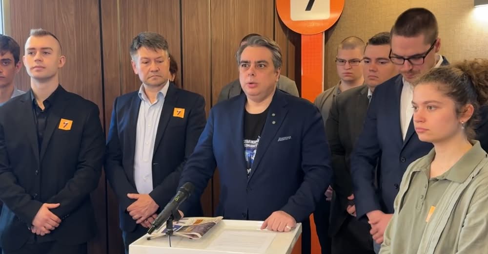 Искам да споделя мисли относно хората в политиката Вчера Румен