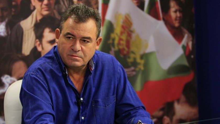 Румен Радев използва велики спортисти между които пълни листата с