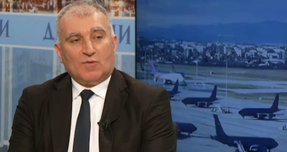 Политик с брутален коментар за американските самолети на столичното летище