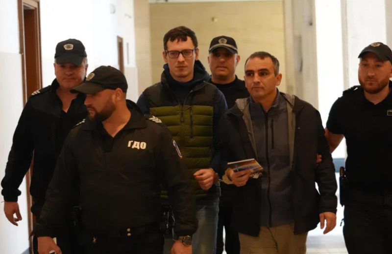 Пенсионирани лейтенант и войник от десантно щурмовите войски на украинската армия