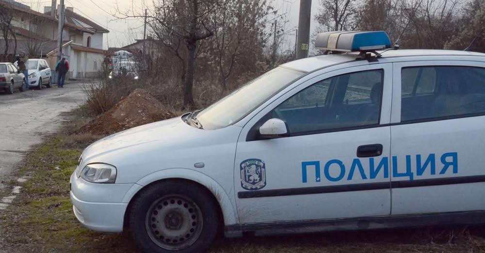 Млад мъж загина след като се простреля с ловна пушка
