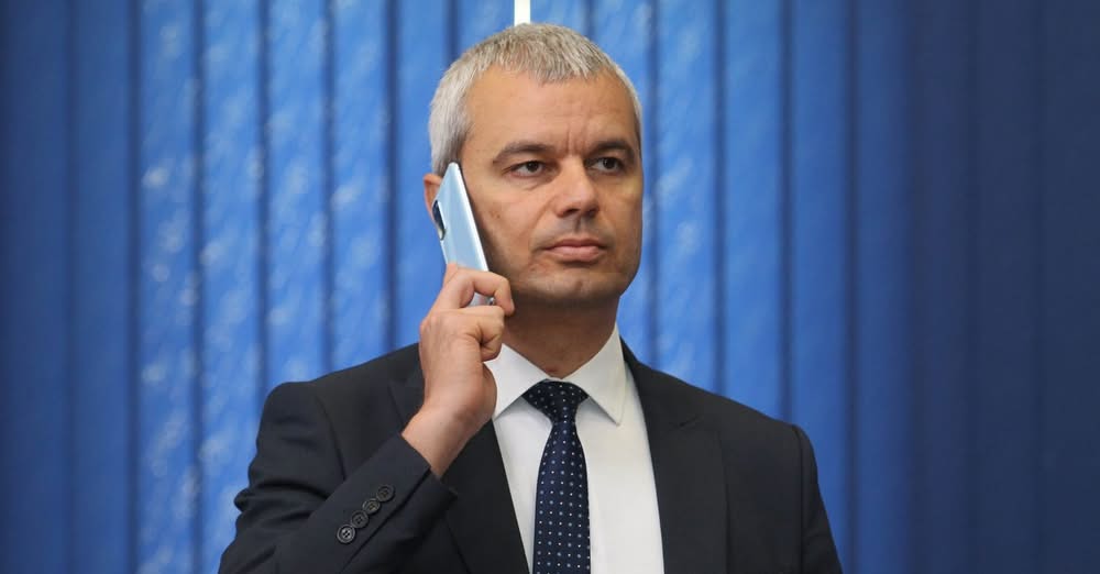 Лидерът на Възраждане Костадин Костадинов съобщи че политическата организация ще