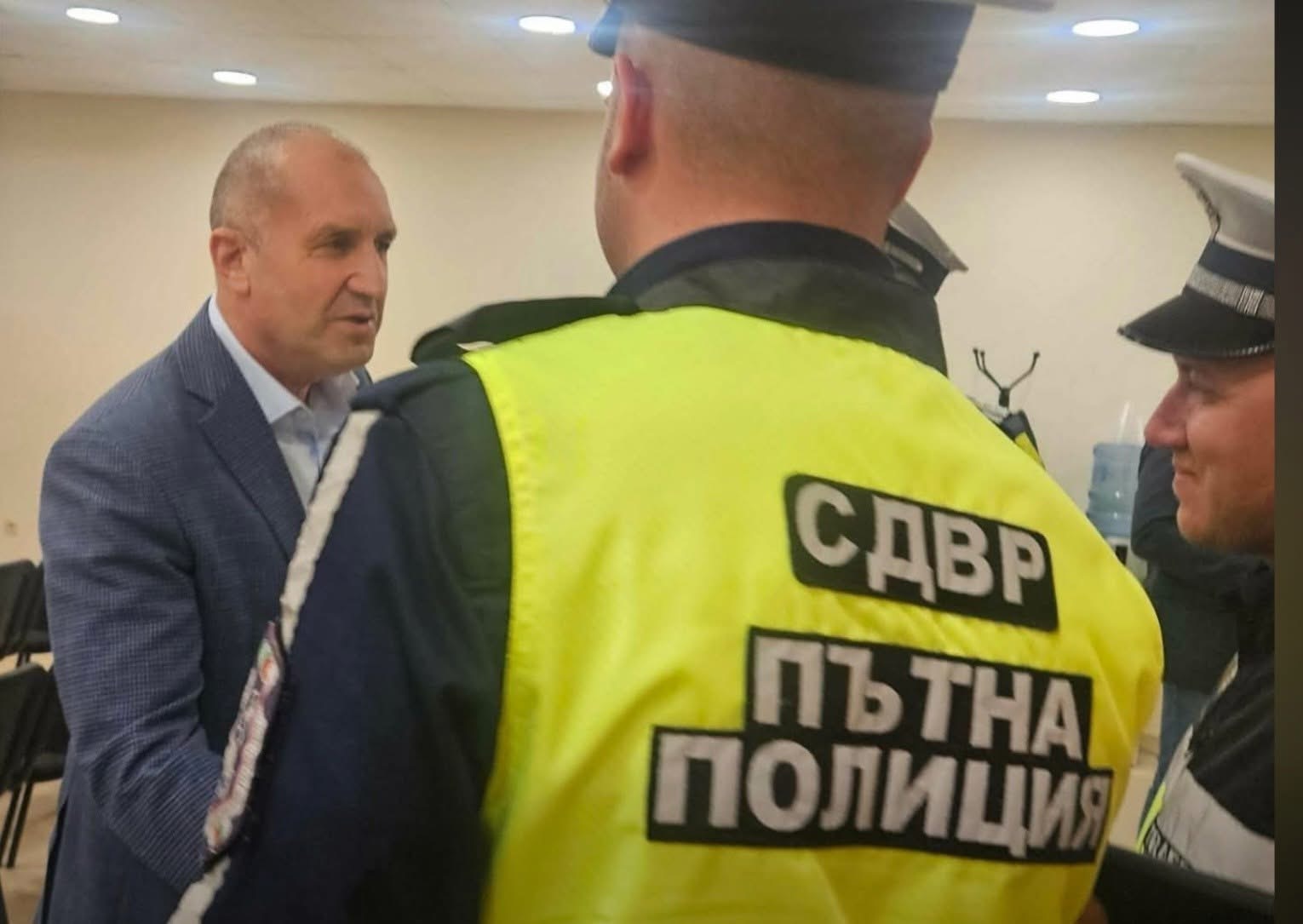 Лидерът на Прогресивна България Румен Радев се похвали с платена