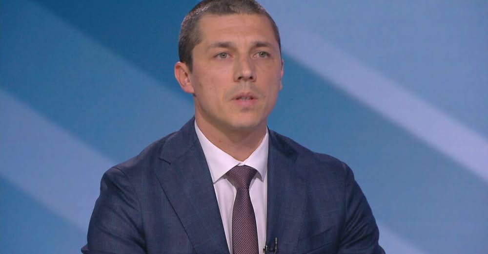 Депутатът от Продължаваме промяната Мирослав Иванов коментира в предаването Лице