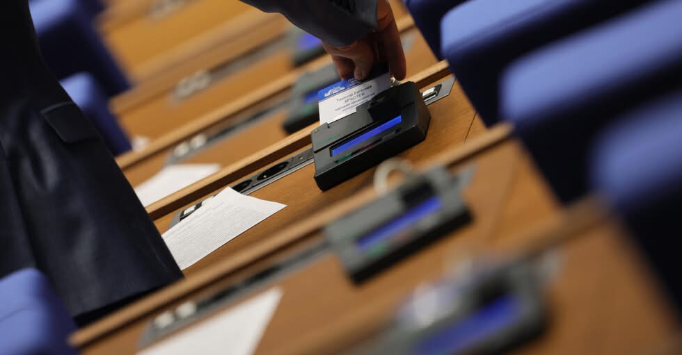 Значителни ограничения в правата на опозицията въвежда Прогресивна България с