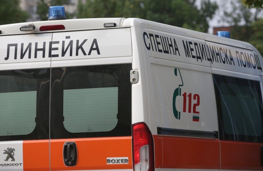 47 годишна жена е нападнала четирима граждани с нож в района