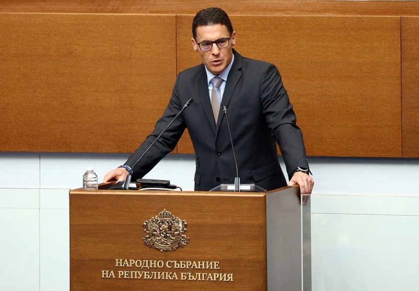 Удължаваме Закона за еврото за една година след 8 август