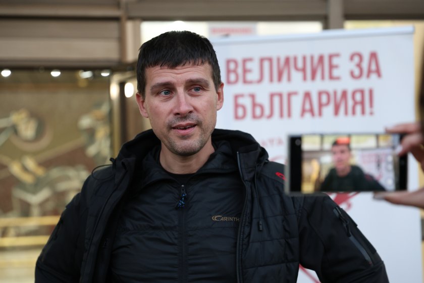 Всички знаят че ние станахме по бедни след приемането на