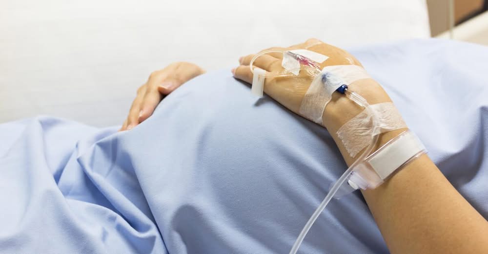 Съмнения за лекарска грешка след смъртта на родилка в Сливен