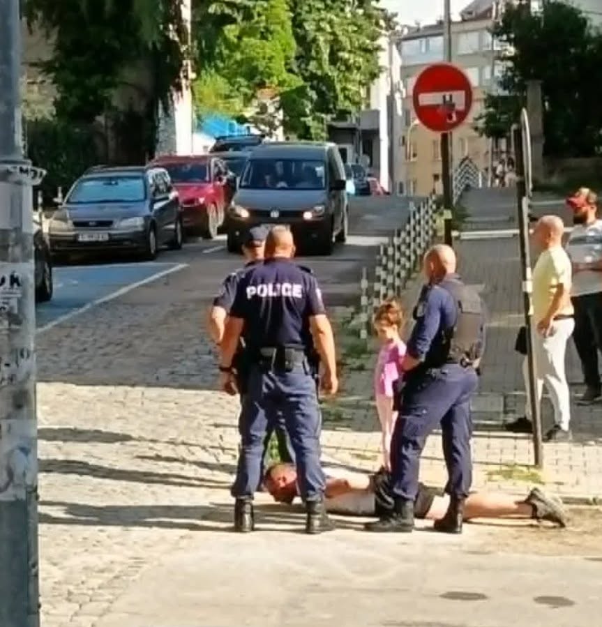 Млад мъж е арестуван в центъра на София след неуспешен