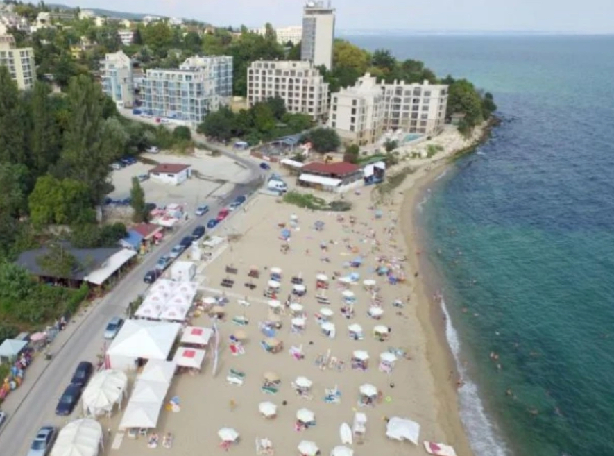 Младежи на 19 и 24 години берат душа във Варна